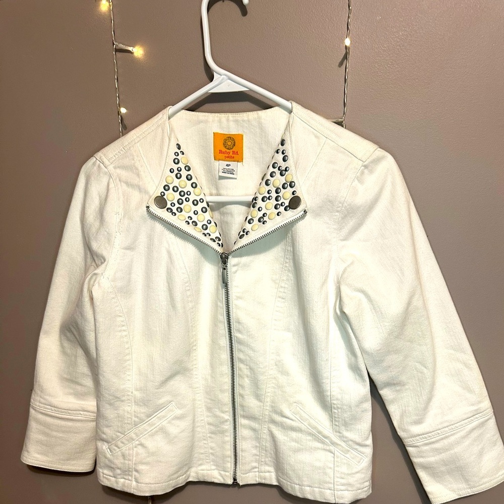 Ruby Rd: Women size 4P White Jacket Quarter sleeve